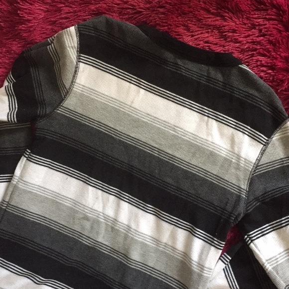 Carbon grey black white striped long-sleeve shirt - Picture 5 of 8
